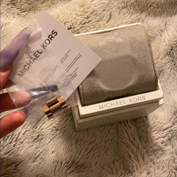 Michael Kors watch - Picture 5 of 5